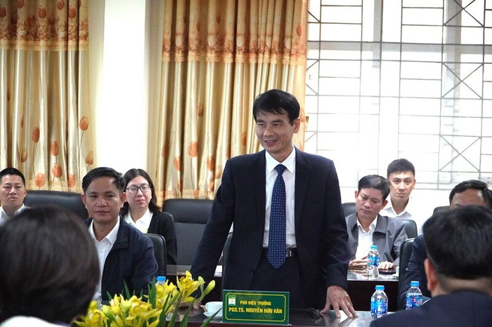 Phó Giáo sư, Tiến sĩ Nguyễn Hữu Văn – Phó Hiệu trưởng Trường Đại học Nông Lâm, Đại học Huế. Ảnh: website nhà trường.