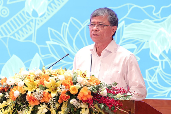 Giám đốc Sở Giáo dục và Đào tạo Thành phố Hồ Chí Minh Nguyễn Văn Hiếu phát biểu trong Hội nghị. nvh.jpg
