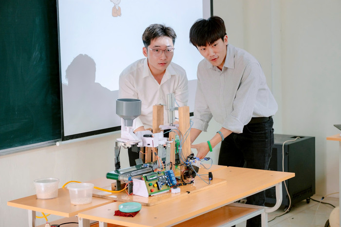 Nguồn ảnh minh họa: Website nhà trường