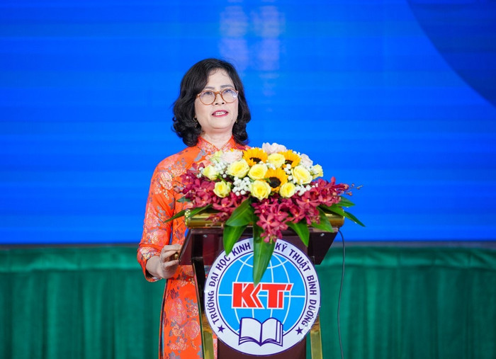 Tiến sĩ Nguyễn Thị Thu Hà - Hiệu trưởng Trường Đại học Kinh tế - Kỹ thuật Bình Dương. Ảnh: website nhà trường co-ha.jpg