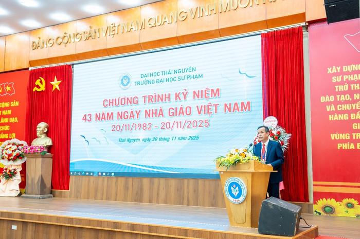 Phó Giáo sư, Tiến sĩ Mai Xuân Trường Mai Xuân Trường, Hiệu trưởng Trường Đại học Sư phạm - Đại học Thái Nguyên phát biểu tại buổi lễ.