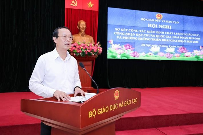 Thứ trưởng Thường trực Phạm Ngọc Thưởng phát biểu tại hội nghị Thứ trưởng Thường trực Phạm Ngọc Thưởng phát biểu tại hội nghị
