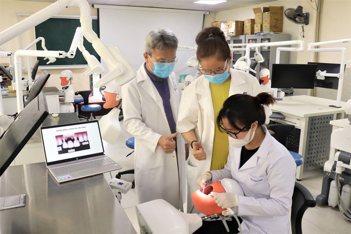 Trường Đại học Y Dược – Đại học Quốc gia Hà Nội triển khai sử dụng Phòng khám Răng - Hàm - Mặt chất lượng cao từ năm 2023. Ảnh: Website nhà trường.