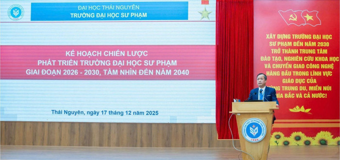 Phó Giáo sư, Tiến sĩ Mai Xuân Trường - Phó Bí thư Đảng ủy, Hiệu trưởng Nhà trường triển khai các nội dung Kế hoạch chiến lược phát triển trường giai đoạn 2026-2030, tầm nhìn đến năm 2040.
