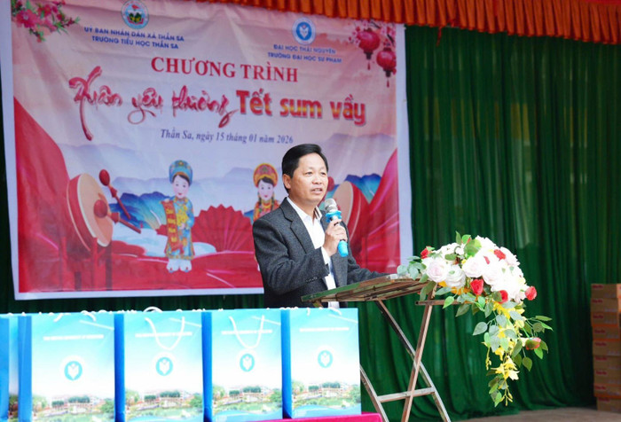 Ông Lê Định Tấn – Bí thư Đảng ủy xã Thần Sa phát biểu tại chương trình.