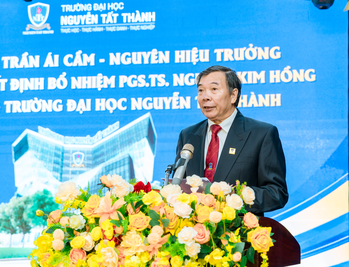 Phó Giáo sư, Tiến sĩ Nguyễn Kim Hồng. Ảnh: NTCC