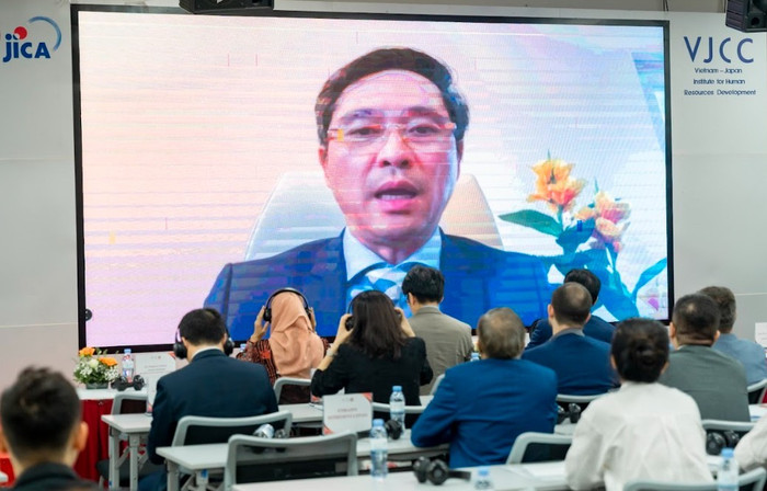 Tiến sĩ Phạm Quang Huy chia sẻ trong chương trình tại điểm cầu trực tuyến. anh-chup-man-hinh-2025-10-10-180412.jpg