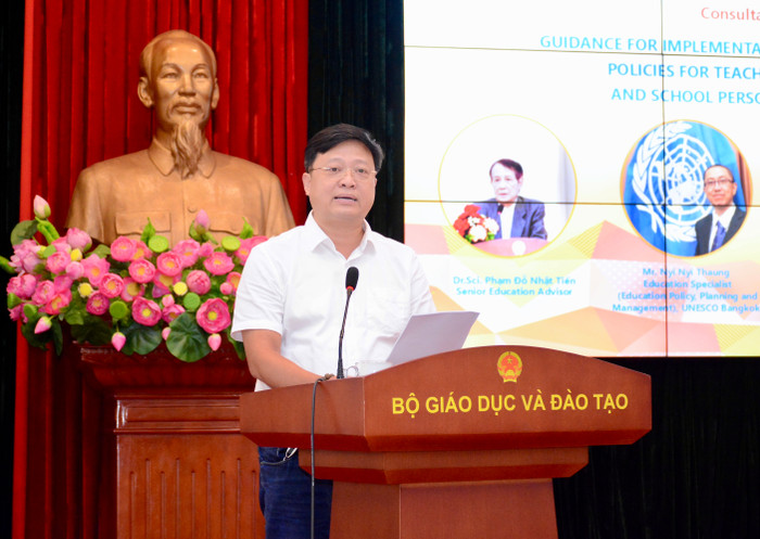 Phó Giáo sư, Tiến sĩ Phạm Mạnh Hà - Đại học Bách khoa Hà Nội chia sẻ ý kiến tại hội thảo. dsc-0398.jpg