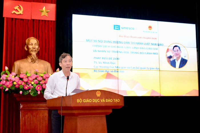 Cục trưởng Cục Nhà giáo và Cán bộ quản lý giáo dục Vũ Minh Đức phát biểu tại hội thảo. dsc-0344.jpg