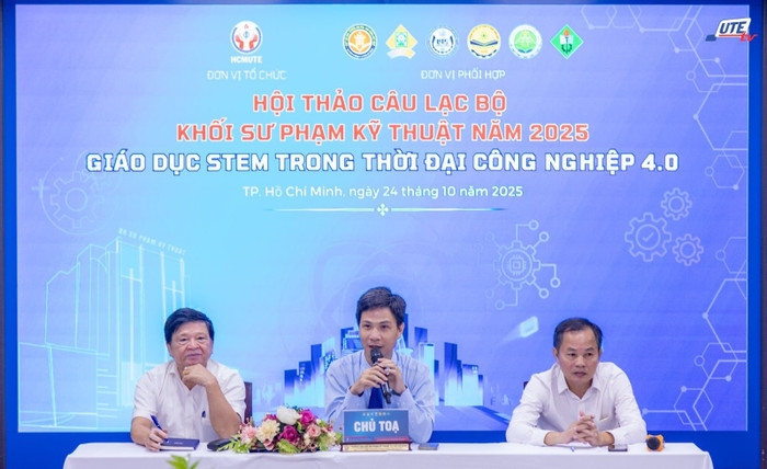 Đoàn chủ tọa trong phần tọa đàm tại hội thảo. Đoàn chủ tọa trong phần tọa đàm tại hội thảo.