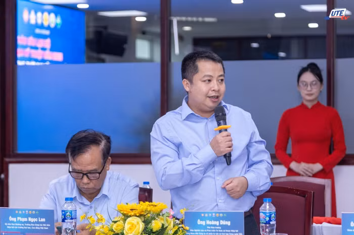 Các đại biểu thảo luận tại hội thảo