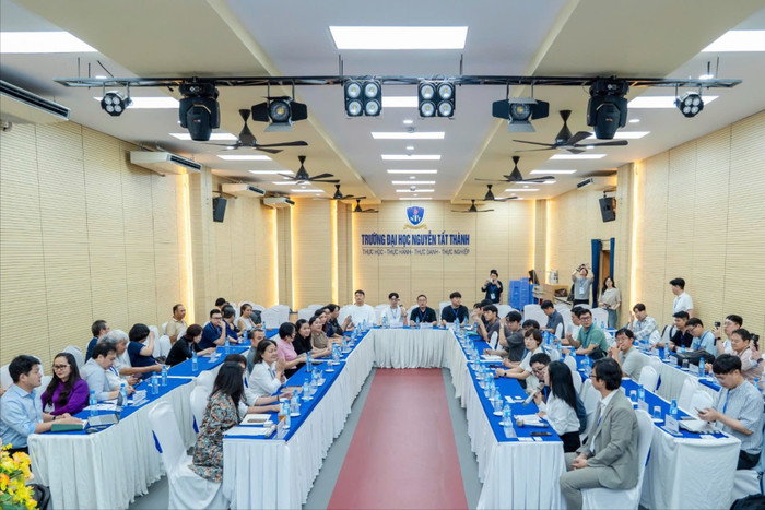 Toàn cảnh sự kiện chương trình hợp tác giữa Trường Đại học Nguyễn Tất Thành và Trung tâm Đổi mới sáng tạo và Kinh tế sáng tạo Busan (BCCEI). z6929882679984-6619922739e5b8a1a99d58de7db370ac-8532.jpg