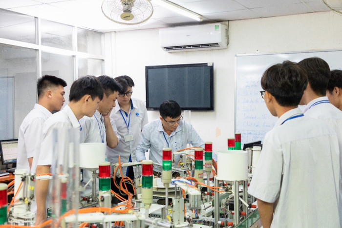 Trường Đại học Công thương Thành phố Hồ Chí Minh tạo mọi điều kiện để sinh viên có đầy đủ thiết bị học thực hành, thực tiễn. Ảnh: website nhà trường.