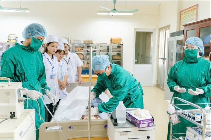 Nguồn ảnh minh họa: Website Trường Cao đẳng Y tế Bắc Ninh. z5850332528796-46b277581cd83a606e1b1b4520b9c771-1024x684-4887.jpg