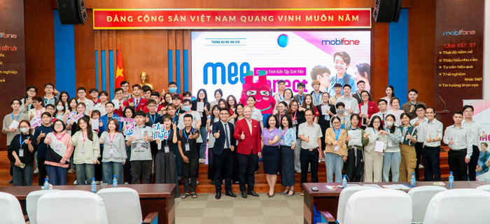 Sinh viên học tập, trải nghiệm tại Công ty Dịch vụ MobiFone Khu vực 2. Ảnh: NTCC sinh-vien-hoc-tap-trai-nghiem-tai-cong-ty-dich-vu-mobifone-khu-vuc-2.jpg