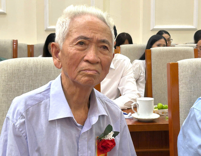Thầy Ngô Trọng Thanh bày tỏ niềm vui khi tham dự buổi gặp mặt. z6932218054236-49bddb5af663a3d2d6eaa6931e892ef2.jpg