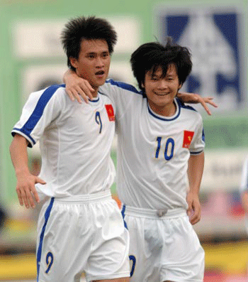 Văn Quyến, Công Vinh từng được hy vọng là cặp "song sát" của ĐT Việt Nam. Ảnh: Apptech