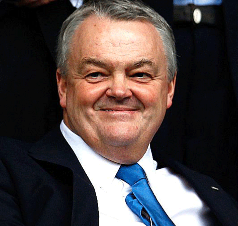 Phil Gartside thành viên đầu tiên của FA chọn Harry Redknapp. Phil Gartside thành viên đầu tiên của FA chọn Harry Redknapp.