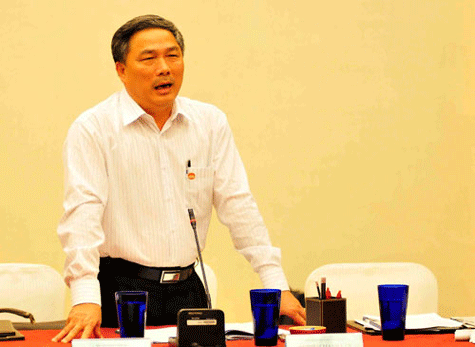 Bầu Đệ không thể chấp nhận cách hành xử của Quốc Vượng. Ảnh: Mai Hương. Bầu Đệ không thể chấp nhận cách hành xử của Quốc Vượng. Ảnh: Mai Hương.