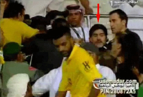 Vụ Diegio Maradona tấn công CĐV ở U.A.E Vụ Diegio Maradona tấn công CĐV ở U.A.E