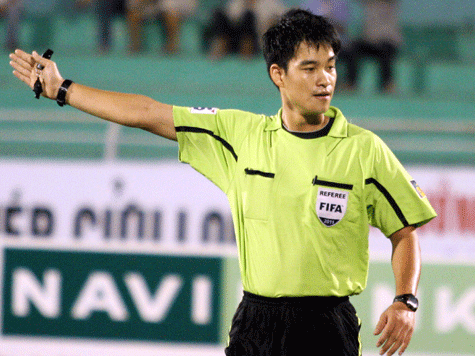 Trọng tài Hàn Quốc Kim Yong Hyeok từng thổi Navibank Cup rất hay, sao không thử nghiệm? Trọng tài Hàn Quốc Kim Yong Hyeok từng thổi Navibank Cup rất hay, sao không thử nghiệm?