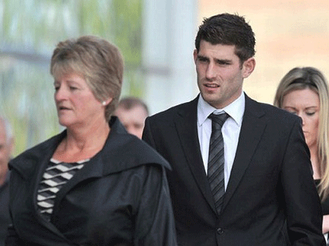 Ched Evans ngồi tù 5 năm vì tội hiếp dâm Ched Evans ngồi tù 5 năm vì tội hiếp dâm