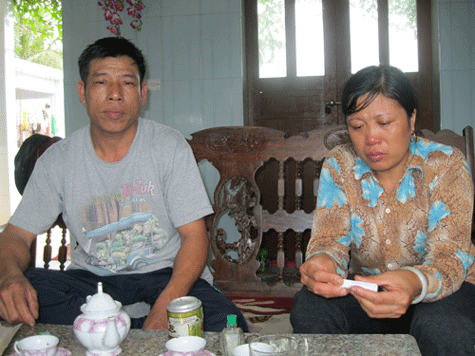 Bố mẹ Đông buồn bã, khi hay tin Đông không về cùng đội - Ảnh: Nguyễn Đức Bố mẹ Đông buồn bã, khi hay tin Đông không về cùng đội - Ảnh: Nguyễn Đức