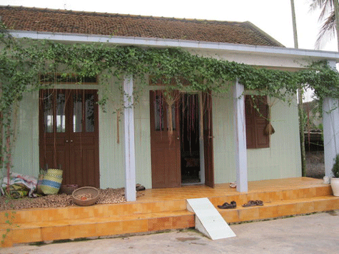 Gia đình Đông khá giả với nhà ngói khang trang, rộng rãi, đầy đủ tiện nghi - Ảnh: Nguyễn Đức Gia đình Đông khá giả với nhà ngói khang trang, rộng rãi, đầy đủ tiện nghi - Ảnh: Nguyễn Đức