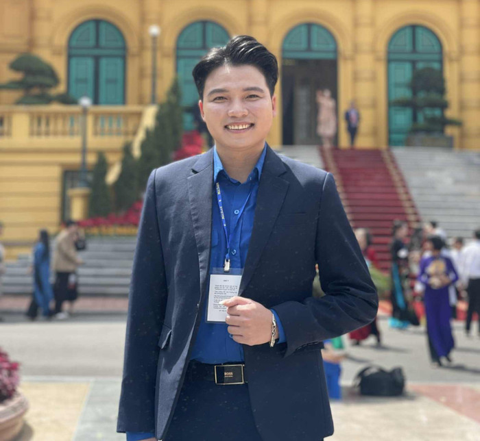 Thầy Nguyễn Hữu Quyết - Giáo viên Trường Trung học phổ thông Huỳnh Thúc Kháng (phường Khương Đình, Hà Nội). Ảnh NVCC.