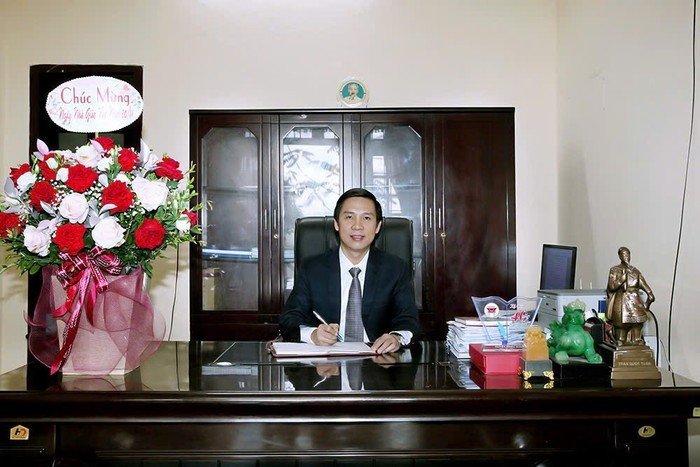 Phó Giáo sư, Tiến sĩ Lê Hoằng Bá Huyền - Hiệu trưởng Trường Cao đẳng Nông nghiệp Thanh Hóa. Ảnh: website nhà trường. Phó Giáo sư, Tiến sĩ Lê Hoằng Bá Huyền - Hiệu trưởng Trường Cao đẳng Nông nghiệp Thanh Hóa. Ảnh: website nhà trường.