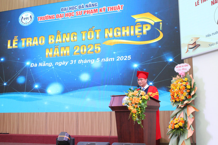 Phó Giáo sư, Tiến sĩ Nguyễn Lê Hùng - Hiệu trưởng Trường Đại học Sư phạm Kỹ thuật, Đại học Đà Nẵng. Ảnh website nhà trường thay-nguyen-le-hung-dh-spkt-dn.jpg