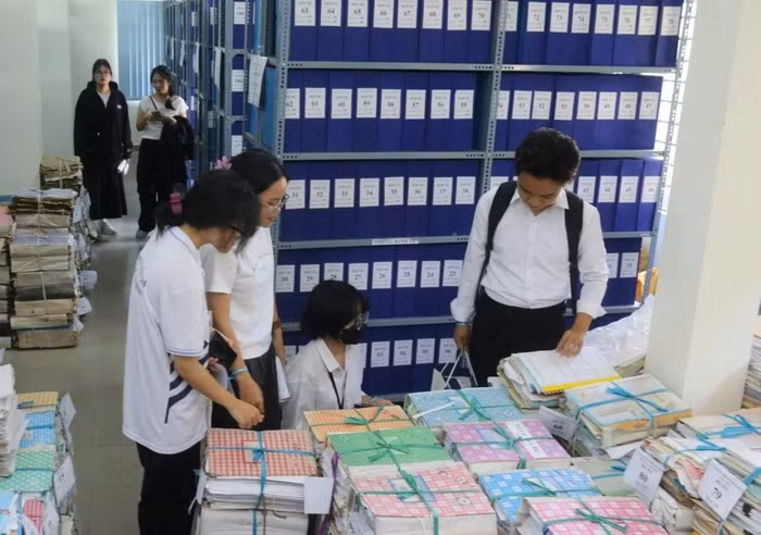 quan-tri-van-phong-dhqghcm.jpg