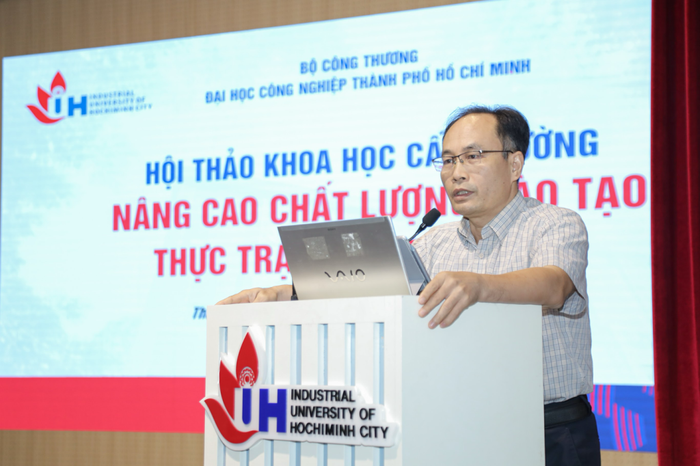thay-huynh-trung-hieu.png