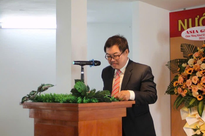 Thầy Hoàng Ngọc Dũng – Hiệu trưởng Trường Trung cấp Kinh tế - Kỹ thuật Trần Đại Nghĩa (tỉnh Khánh Hoà). Ảnh: NVCC. thay-hoang-ngoc-dung.jpg