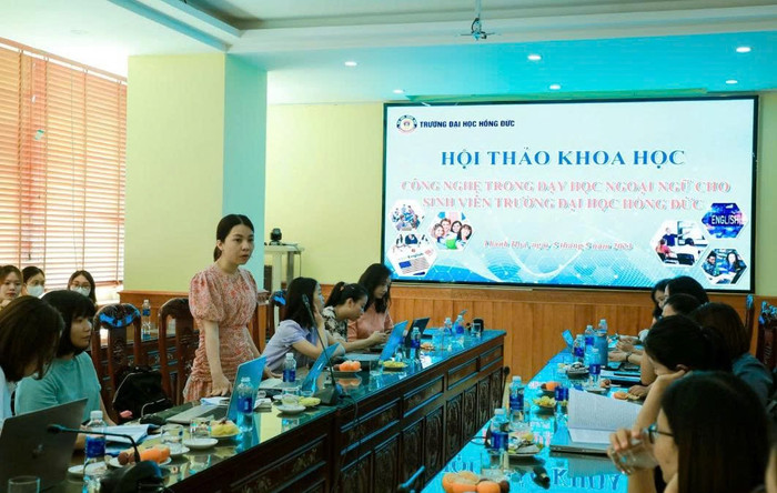 Hội thảo khoa học: “Công nghệ trong dạy học ngoại ngữ cho sinh viên Trường Đại học Hồng Đức”. Ảnh website trường hoi-thao-dh-hong-duc.jpg