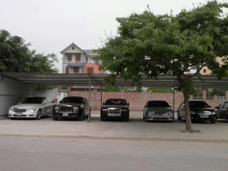 Đại gia "soán ngôi" Cường đôla sở hữu dàn siêu xe nào? ảnh 1 Đại gia "soán ngôi" Cường đôla sở hữu dàn siêu xe nào? ảnh 1