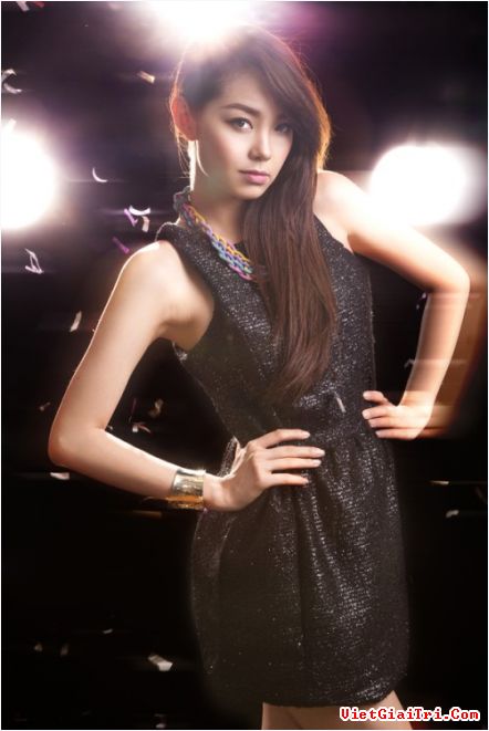 Xem thêm: Hà Tăng tuyệt xinh và cuốn hút/Thuỷ Tiên sexy với cả cây vàng nóng bỏng