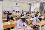 Thi môn Ngữ văn: 8/10 thí sinh bị đình chỉ thi vì sử dụng điện thoại di động