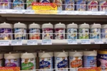 Mập mờ nguồn gốc, 80% người tiêu dùng không tự tin chọn sữa cho con?