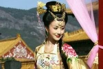 Vẻ đẹp "chim sa cá lặn" của mỹ nữ cổ trang hàng đầu Trung Quốc
