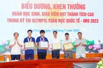 Hải Phòng thưởng hơn 1,6 tỷ đồng cho thầy và trò đạt huy chương IMO 2023