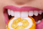 5 loại thực phẩm âm thầm tàn phá răng của bạn