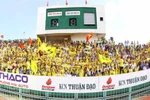 Không Công Vinh, SLNA vẫn thắng tưng bừng