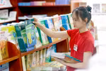 Sách giáo khoa sẵn sàng trên kệ, đảm bảo nhu cầu trước thềm năm học mới