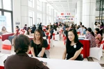 Dự Ngày hội thông tin HTS, tham quan trường, nhiều PH đăng ký học luôn cho con