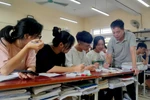 Ôn thi tốt nghiệp THPT: Trò chưa thi, thầy chưa nghỉ hè