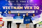 Đam mê robot, HS lớp 6 giành vé tham gia tranh tài giải VEX IQ Robotics tại Mỹ