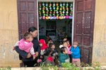 GV mong Bộ GD đề xuất luật định việc "thưởng Tết", tháng lương 13" cho thầy cô