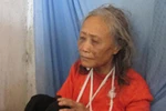 Mẹ già bị con đánh thập tử nhất sinh vì để sổng 3 con chim chào mào