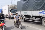 Mất lái, 3 ô tô "dính" vào nhau trên QL 1A 